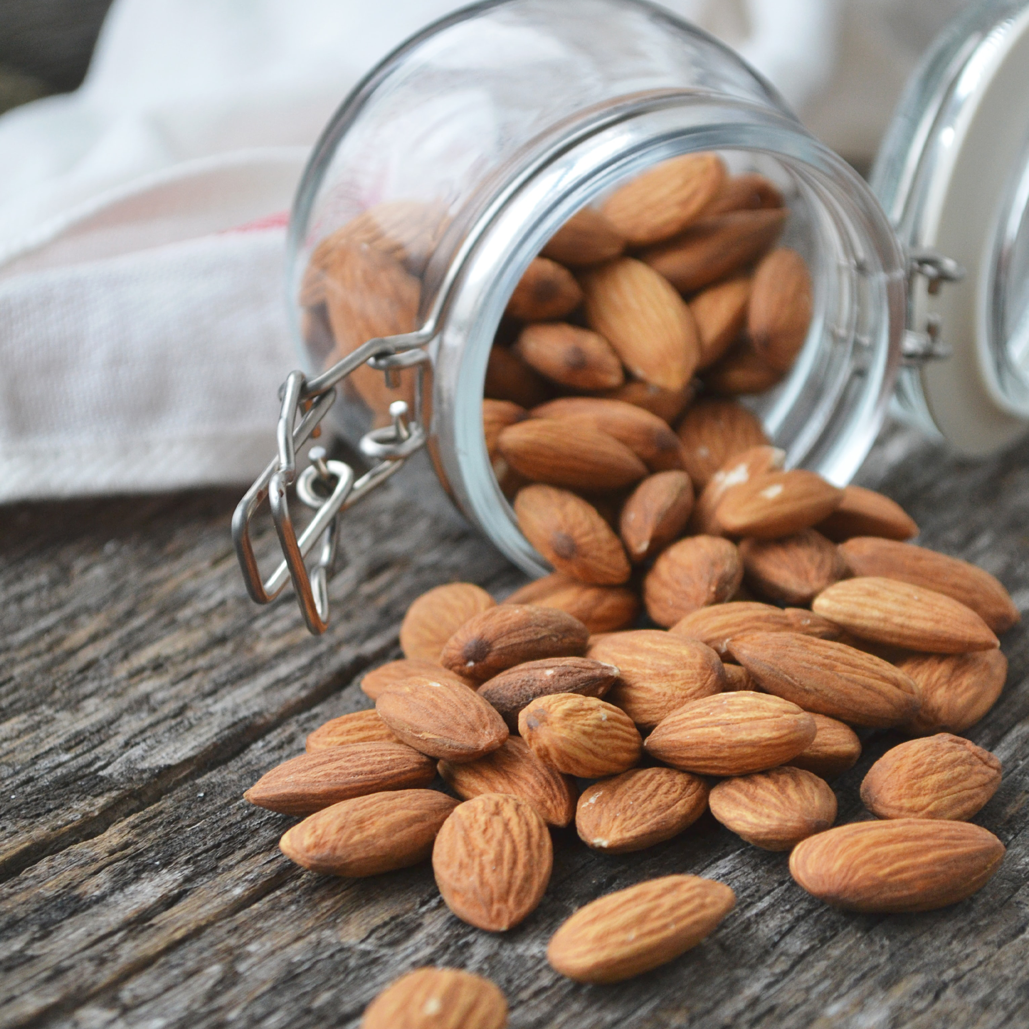 Heka Bites Premium California Almonds (450g)